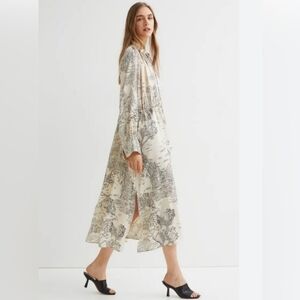 🇺🇸 H&M NWTs Evening Party Dress Maxi V-neck Tie Waist Side Slit Shiny LS